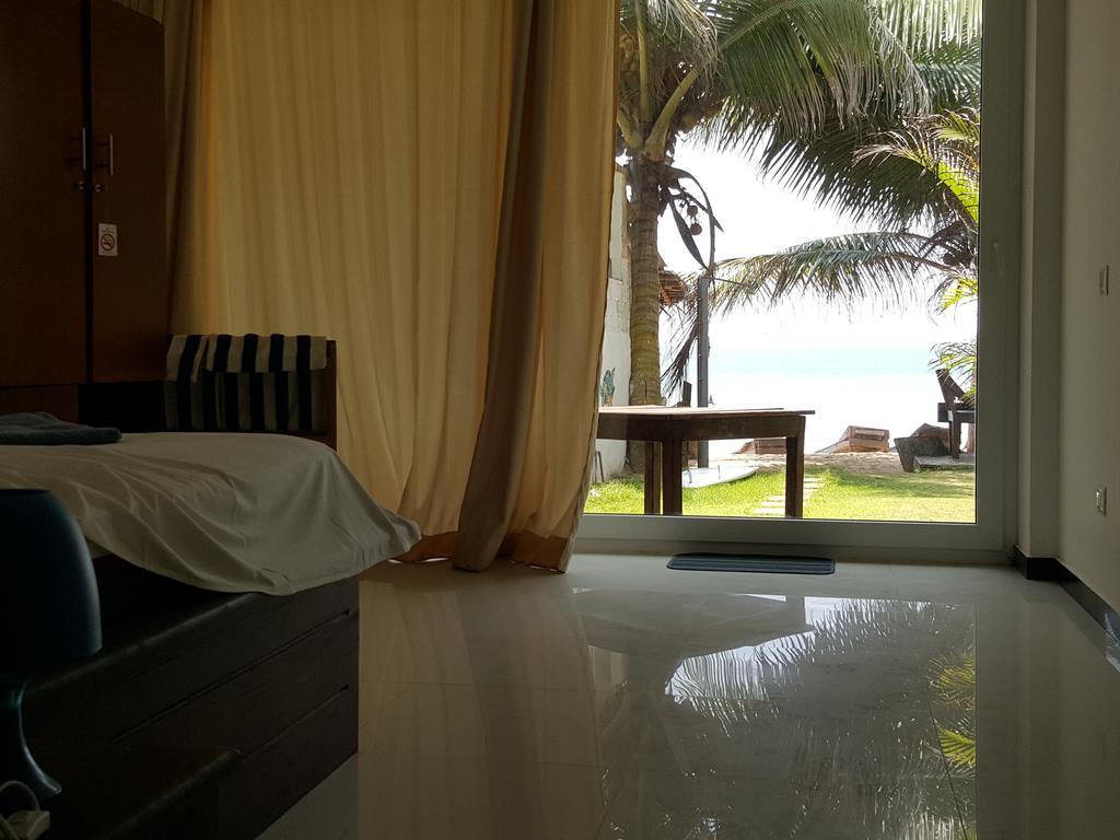 The Den Guest House Hikkaduwa Exterior photo