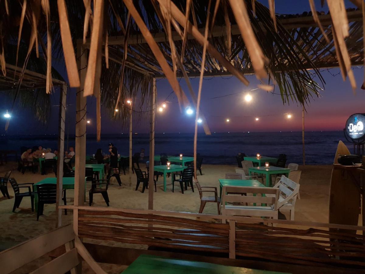 The Den Guest House Hikkaduwa Exterior photo